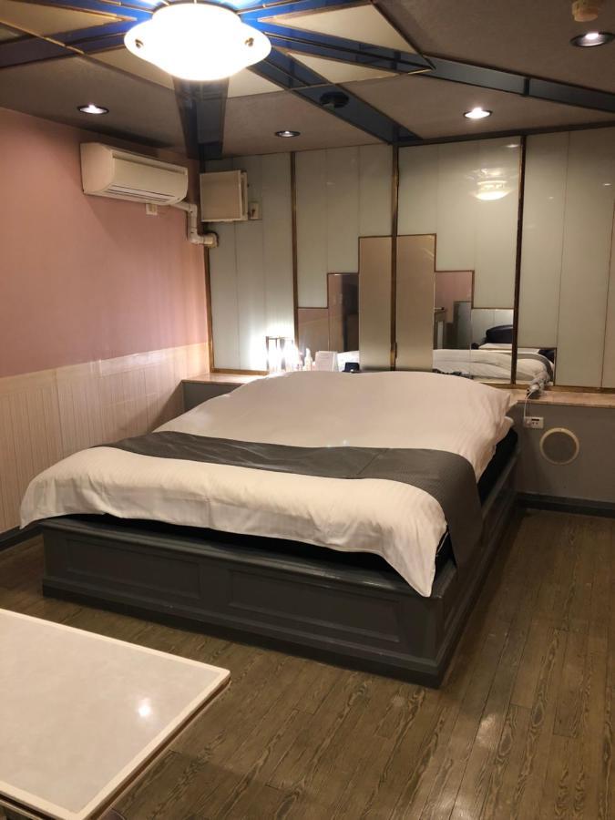 Hotel Chapel Story Sakaihigashi (Adults Only) Sakai  Ngoại thất bức ảnh