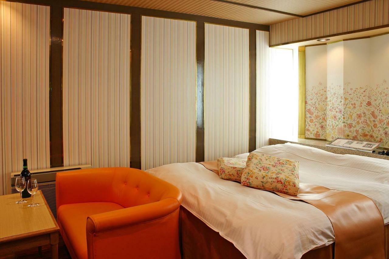 Hotel Chapel Story Sakaihigashi (Adults Only) Sakai  Ngoại thất bức ảnh